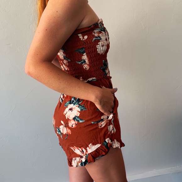 Floral Romper - Picture 2 of 3